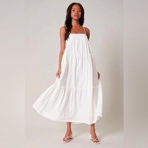 NWT Sugarlips Julianne Tiered Trapeze Maxi Dress, White, Size S